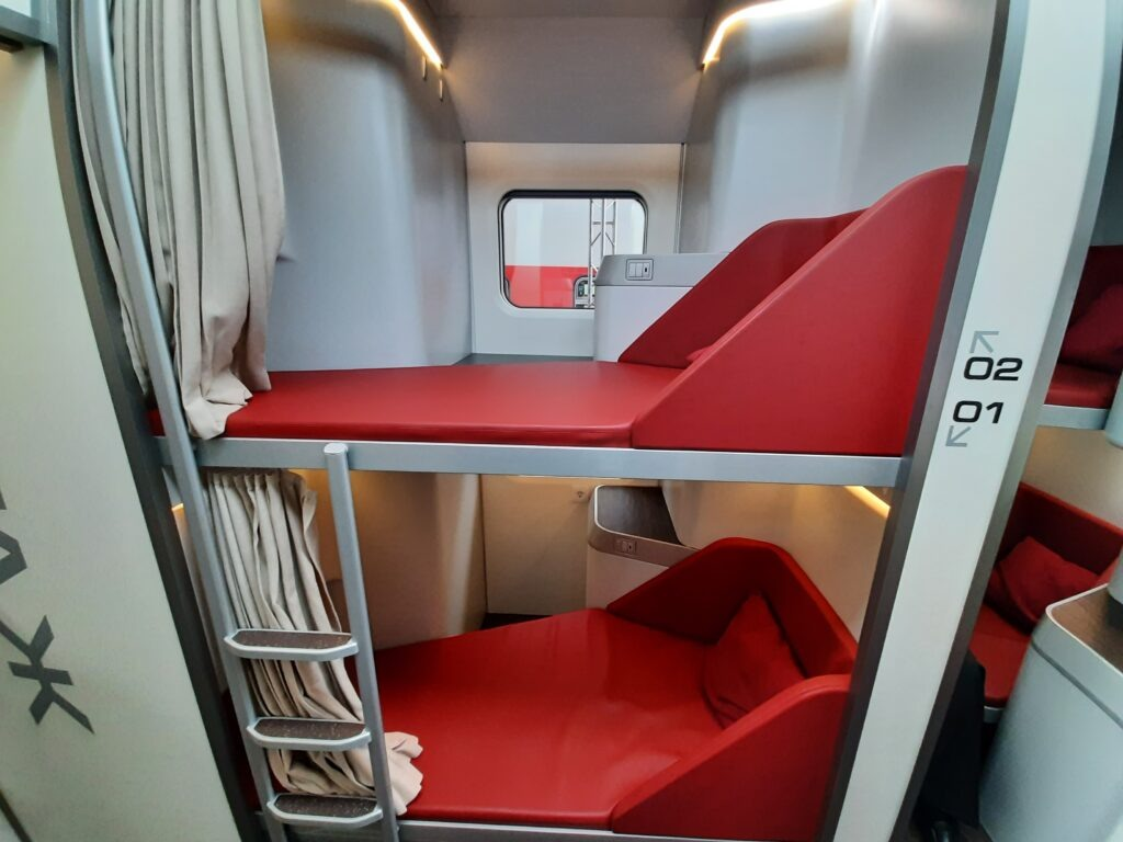 РЖД запускает вагоны-капсулы: без чужих разговоров, тесноты и посторонних взглядов