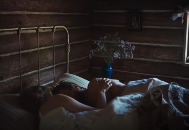 Как оператор Адольфо Велозу сделал драму “Сны поездов” настоящей и приземленной – естественное освещение и цифровая камера